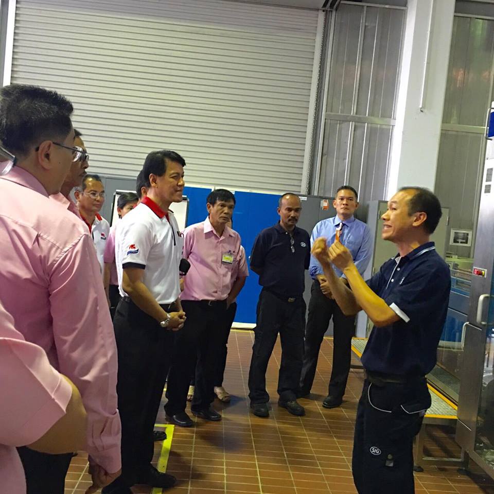 ดร.ณรงค์ฤทธิ์ วงศ์สุวรรณ ผู้อำนวยการ อ.ส.ค.นำทีมผู้บริหาร อ.ส.ค.เยี่ยมชมกิจการ บริษัท เอส ไอ จี คอมบิบล็อค (ประเทศไทย) จำกัด