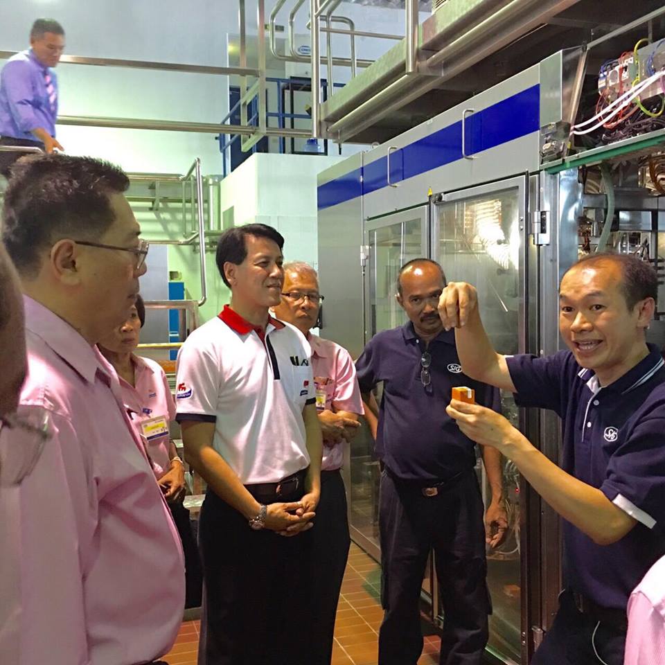 ดร.ณรงค์ฤทธิ์ วงศ์สุวรรณ ผู้อำนวยการ อ.ส.ค.นำทีมผู้บริหาร อ.ส.ค.เยี่ยมชมกิจการ บริษัท เอส ไอ จี คอมบิบล็อค (ประเทศไทย) จำกัด