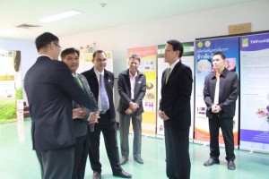 มหาวิทยาลับเกษตรศาสตร์ และองค์การส่งเสริมกิจการโคนมแห่งประเทศไทย ได้ตกลงร่วมกัน ที่จะ "สานต่อความสัมพันธ์" ในการพัฒนาวิชาการด้านโคนมและอุตสาหกรรมนมโค เพื่อสร้างความสามารถในการแข่งขันในระดับสากล ตลอดจนความมั่นคงและยั่งยืนของอุตสาหกรรมนมโคไทย โดยจัดให้มีพิธีลงนามความร่วมมือ ระหว่าง ดร.จงรัก วัชรินทร์รัตน์ รักษาการแทนอธิบดี มก. และ ดร.ณรงค์ฤทธิ์ วงศ์สุวรรณ ผุ้อำนวยการ อ.ส.ค. เมื่อวันที่ 7 เมษายน 2559 เวลา 14.30-15.45 น. ณ ห้องกำพล อดุลวิทย์ อาคารสารนิเทศ 50 ปี มหาวิทยาลับเกษตรศาสตร์ กรุงเทพ